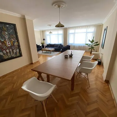 Apartamento Arty House In Tesvikiye Heart Of Nisantasi Estambul